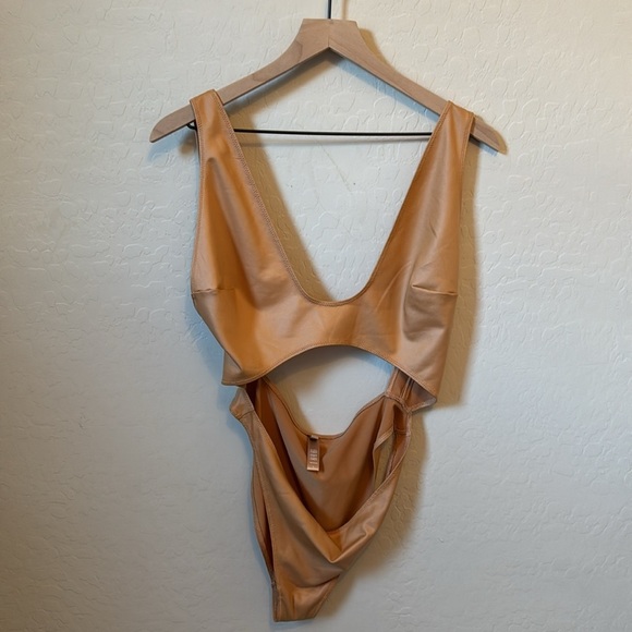 SKIMS Wet Jersey Cutout Bodysuit Sienna - Size L - Picture 2 of 8